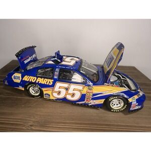 Michael Waltrip #55 NAPA 2007 Toyota Camry 1:24 Diecast Action Drivers Select